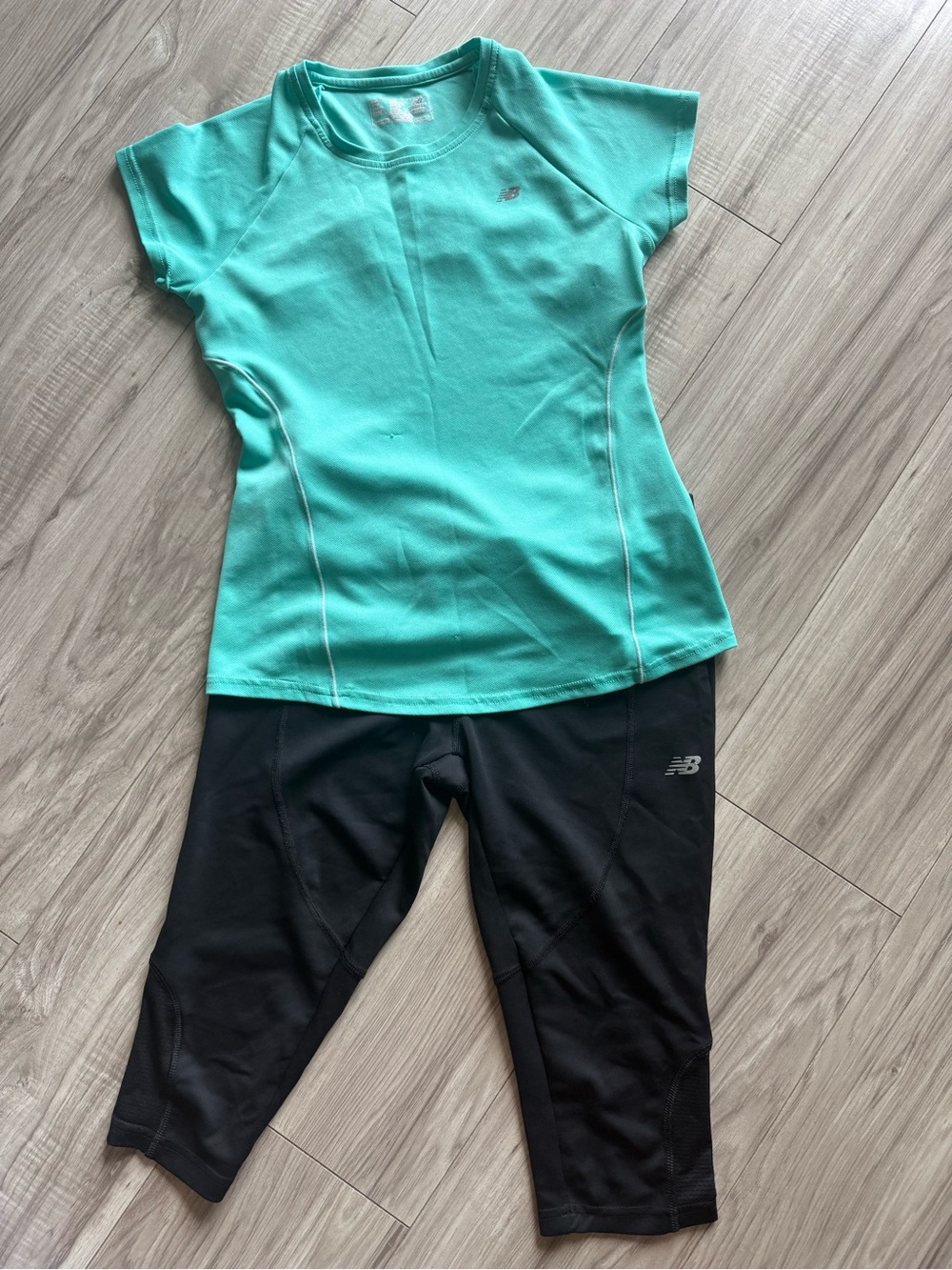 New Balance Teal Short-Sleeve Active Top with Black Capri Leggings